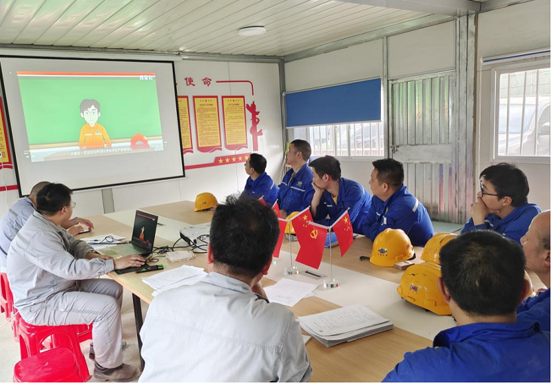 華南公司涪陵項目開展防范高處作業(yè)安全風(fēng)險專項教育培訓(xùn)