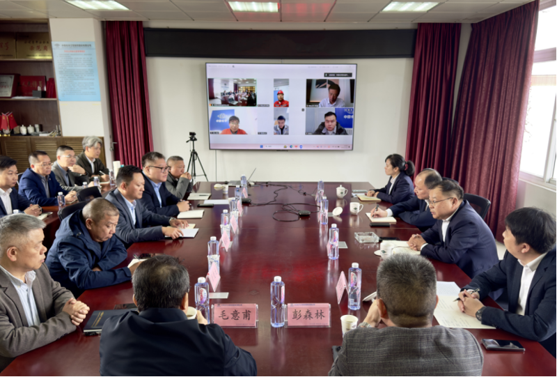 周鴻到華東公司調研指導工作